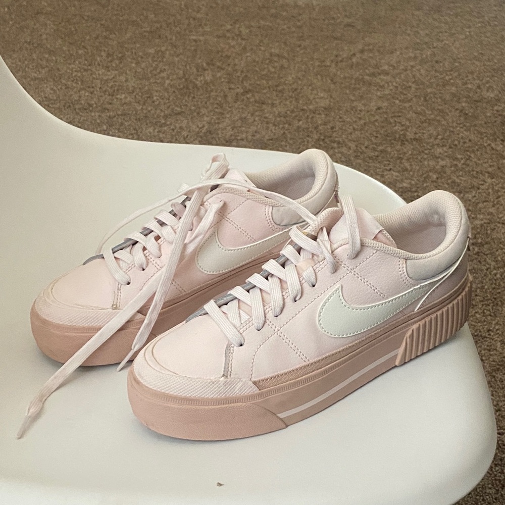 Nike Women's Light Pink Sneakers